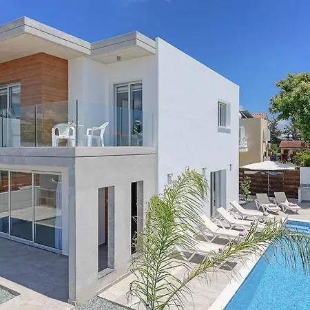 빌라 In Sleeps 6 Includes Swimming Pool Air Con And Wifi 9 5