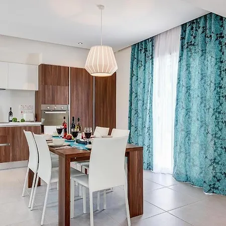 빌라 In Sleeps 6 Includes Swimming Pool Air Con And Wifi 9 5 *