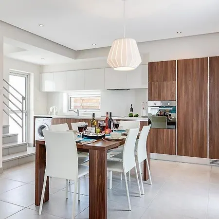 빌라 In Sleeps 6 Includes Swimming Pool Air Con And Wifi 9 5 *