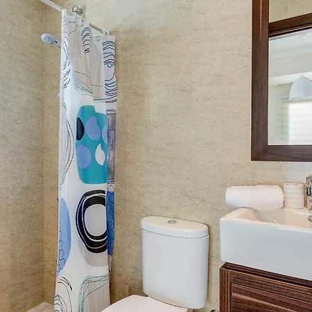 In Sleeps 6 Includes Swimming Pool Air Con And Wifi 9 5 * Peyia